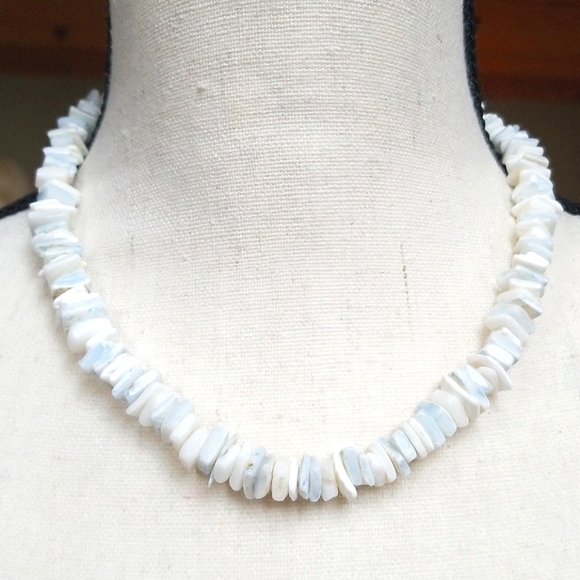 Vintage Boho 1970s Genuine Shell Puka Necklace - Picture 6 of 12